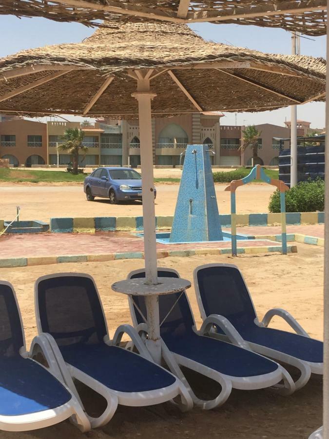 شاليه بحديقه اول صف علي البحر مباشر عائلي فقطChalet Porto South Beach Sea View عين السخنة المظهر الخارجي الصورة