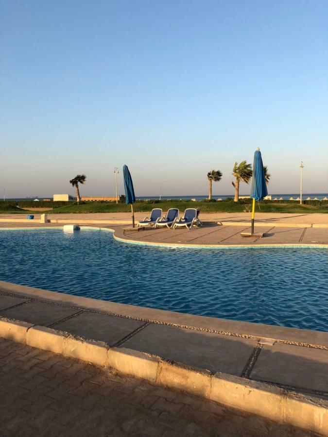 شاليه بحديقه اول صف علي البحر مباشر عائلي فقطChalet Porto South Beach Sea View عين السخنة المظهر الخارجي الصورة